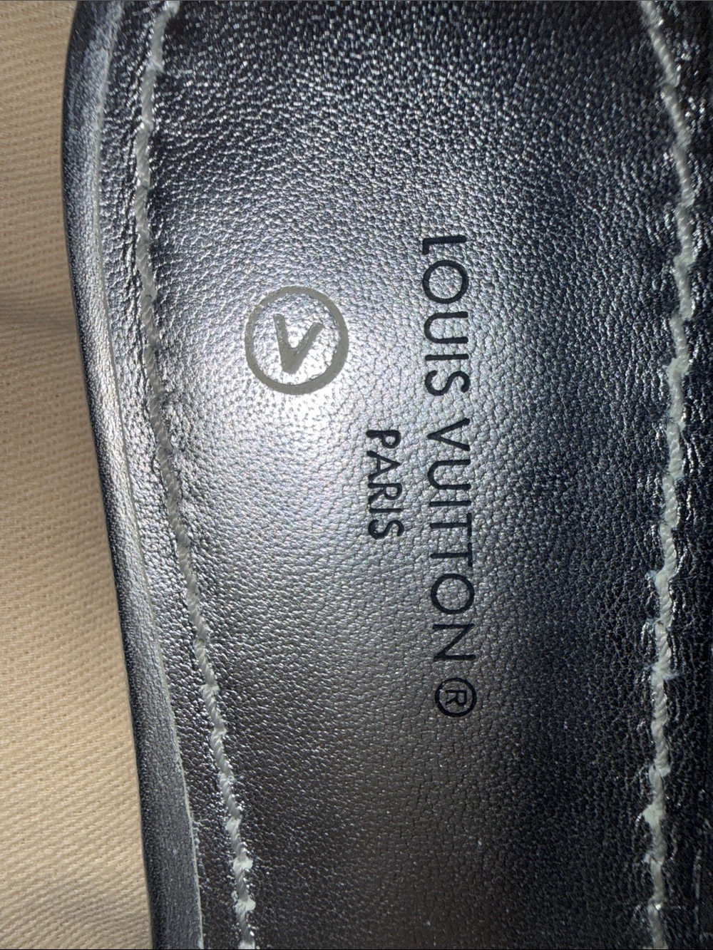 Louis Vuitton authentic silver slide mules sandals - Picture 3 of 15